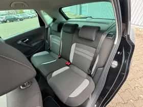 Volkswagen Polo (2014) thumbnail 16