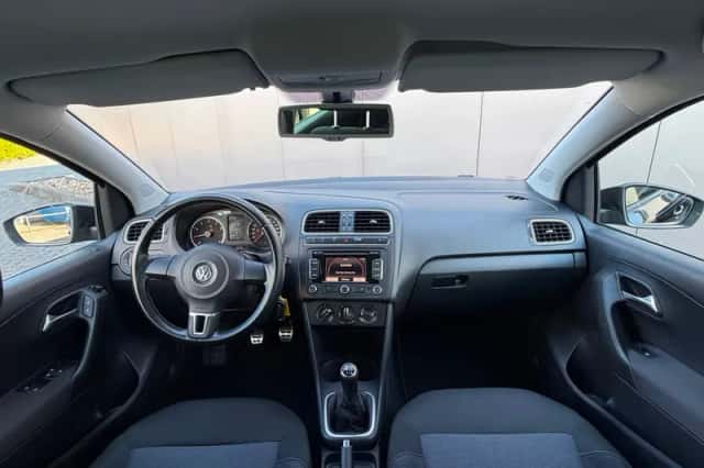 Volkswagen Polo (2012) thumbnail 2