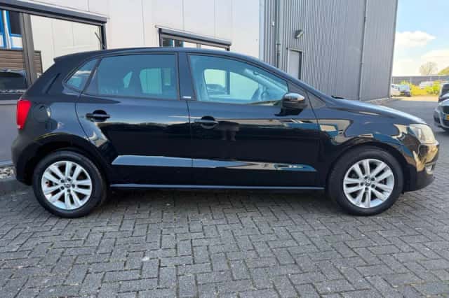 Volkswagen Polo (2012) thumbnail 6