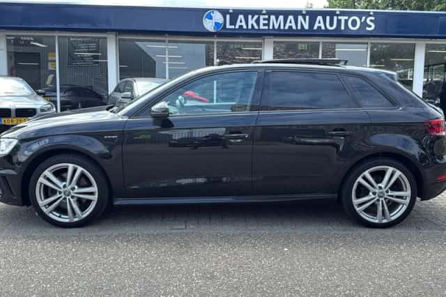 Audi A3 (2015) thumbnail 2