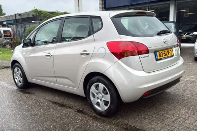 Kia Venga (2011) thumbnail 3