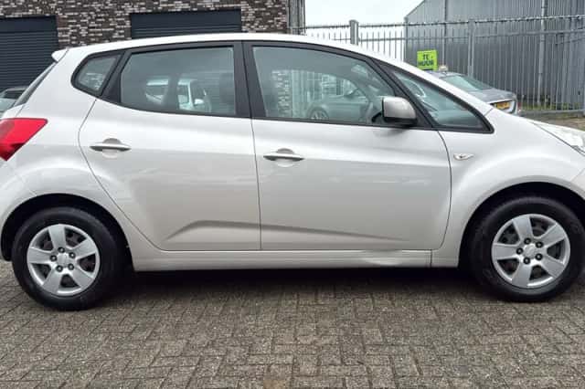 Kia Venga (2011) thumbnail 6