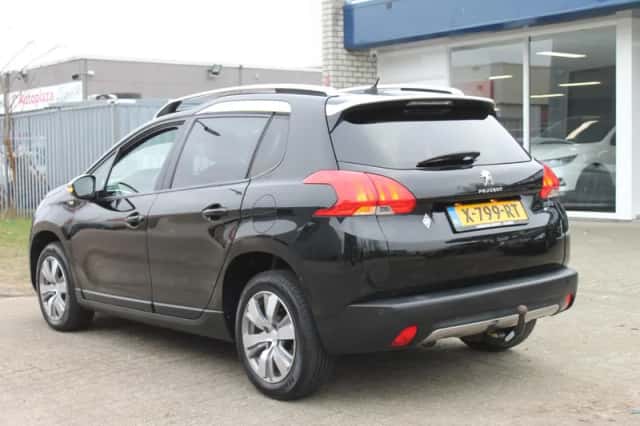 Peugeot 2008 (2015) thumbnail 3