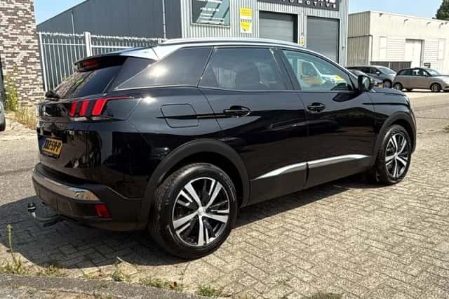 Peugeot 3008 (2019) thumbnail 5