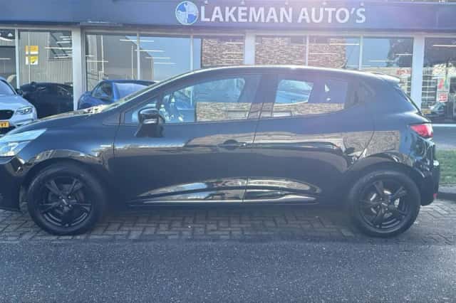 Renault Clio (2018) thumbnail 2