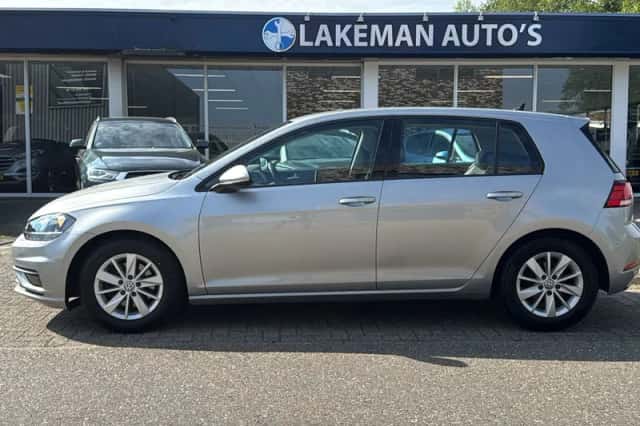 Volkswagen Golf (2018) thumbnail 2