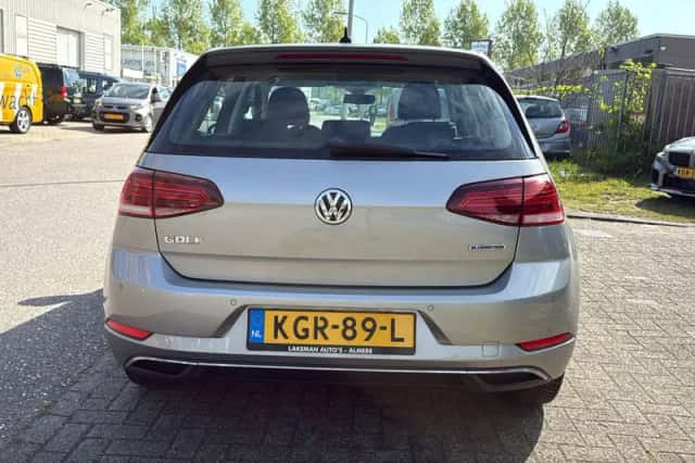 Volkswagen Golf (2018) thumbnail 4