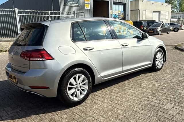Volkswagen Golf (2018) thumbnail 5