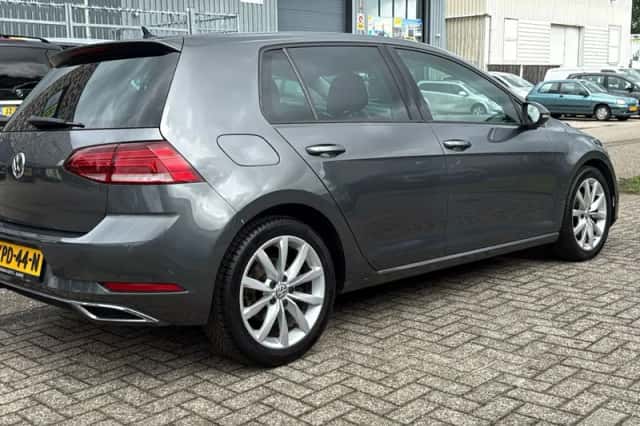 Volkswagen Golf (2018) thumbnail 5