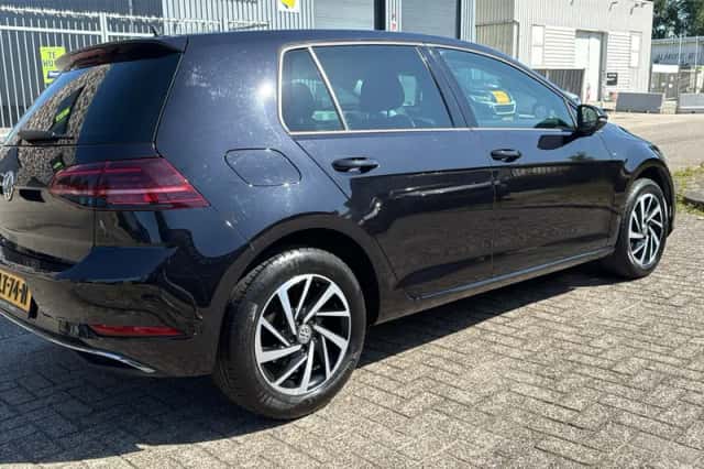 Volkswagen Golf (2020) thumbnail 5