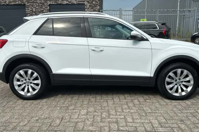 Volkswagen T-Roc (2020) thumbnail 6