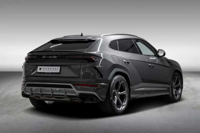 Lamborghini Urus (2021) thumbnail 3