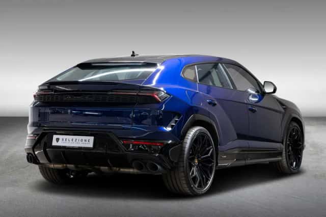 Lamborghini Urus (2025) thumbnail 3