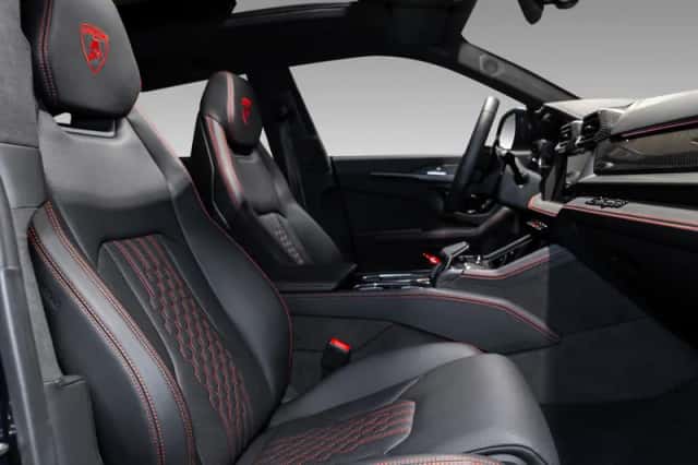 Lamborghini Urus (2025) thumbnail 6