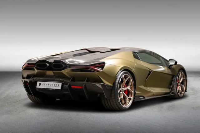 Lamborghini Revuelto (2025) thumbnail 3