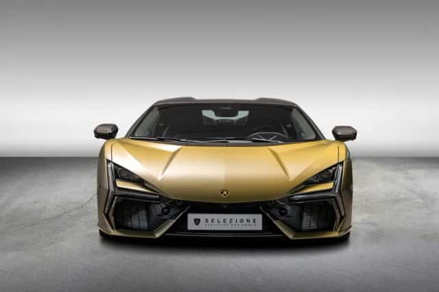 Lamborghini Revuelto (2025) thumbnail 5