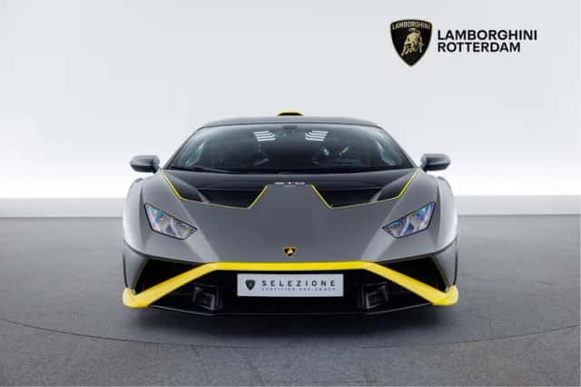 Lamborghini Huracán (2022) thumbnail 5