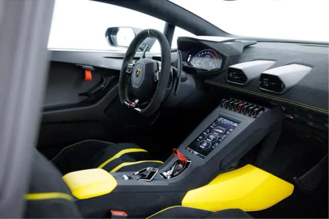 Lamborghini Huracán (2022) thumbnail 6