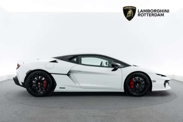 Lamborghini Temerario (2026) thumbnail 2