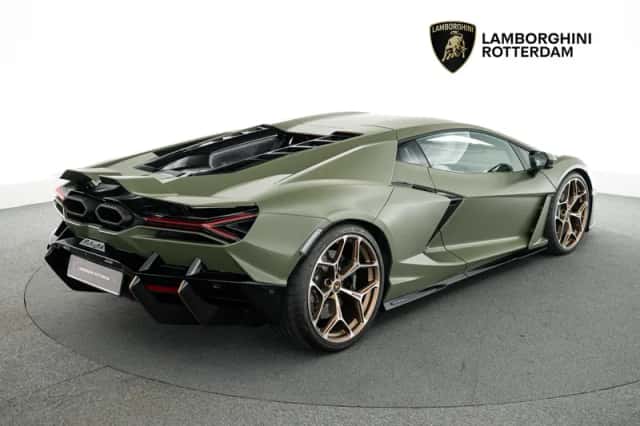 Lamborghini Revuelto (2025) thumbnail 4