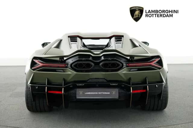 Lamborghini Revuelto (2025) thumbnail 6