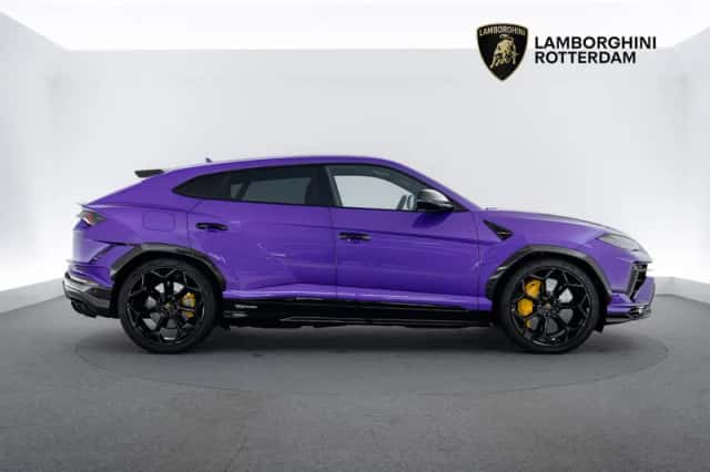 Lamborghini Urus (2025) thumbnail 2