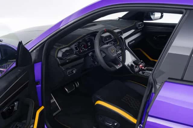Lamborghini Urus (2025) thumbnail 6