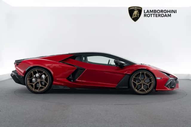 Lamborghini Revuelto (2025) thumbnail 3