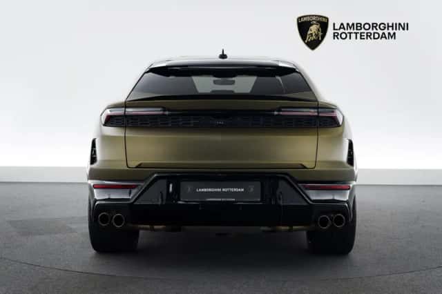 Lamborghini Urus (2025) thumbnail 5