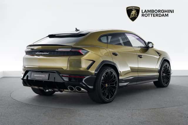 Lamborghini Urus (2025) thumbnail 3