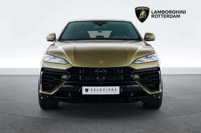 Lamborghini Urus (2025) thumbnail 4
