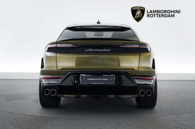 Lamborghini Urus (2025) thumbnail 5