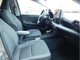 Toyota Yaris (2024) thumbnail 12