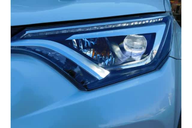 Toyota RAV4 (2019) thumbnail 3