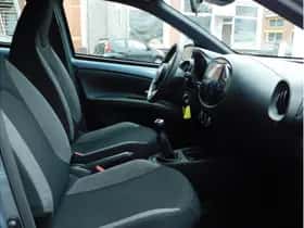 Toyota Aygo X (2024) thumbnail 14