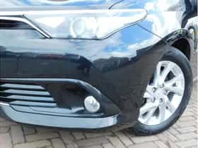 Toyota Auris (2016) thumbnail 2