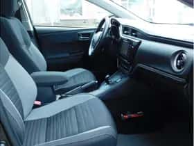 Toyota Auris (2016) thumbnail 12