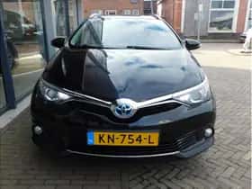 Toyota Auris (2016) thumbnail 3