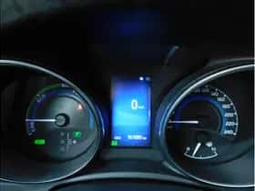 Toyota Auris (2016) thumbnail 22