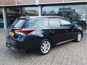 Toyota Auris (2016) thumbnail 6