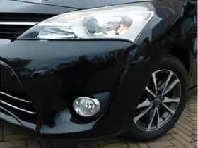Toyota Verso (2013) thumbnail 2