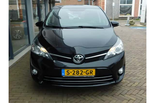 Toyota Verso (2013) thumbnail 3