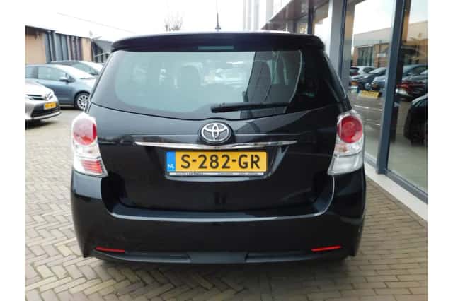 Toyota Verso (2013) thumbnail 5