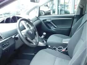 Toyota Verso (2013) thumbnail 8