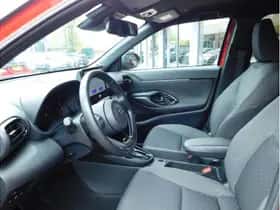 Toyota Yaris Cross (2025) thumbnail 12