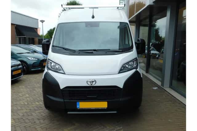 Toyota Proace (2024) thumbnail 3