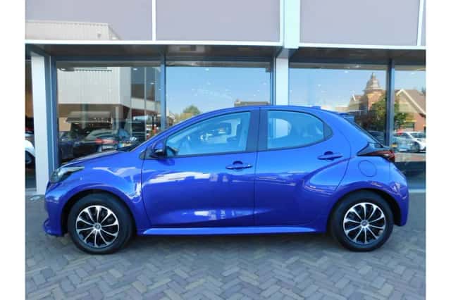 Toyota Yaris (2024) thumbnail 4