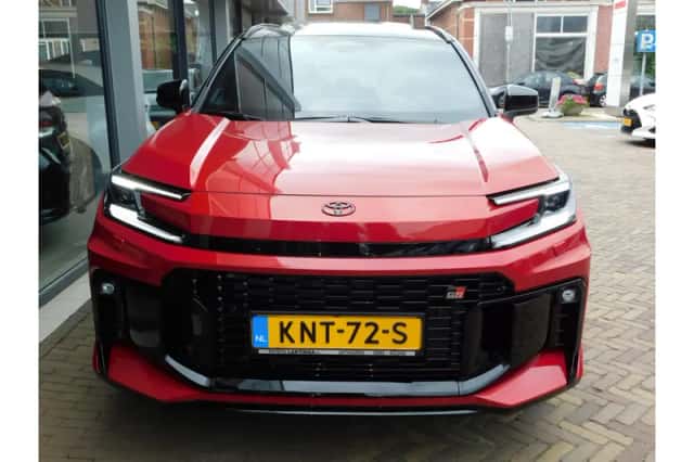 Toyota RAV4 (2026) thumbnail 3