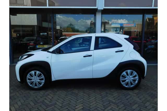 Toyota Aygo X (2023) thumbnail 4