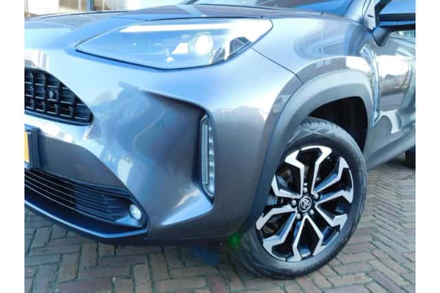 Toyota Yaris Cross (2024) thumbnail 2